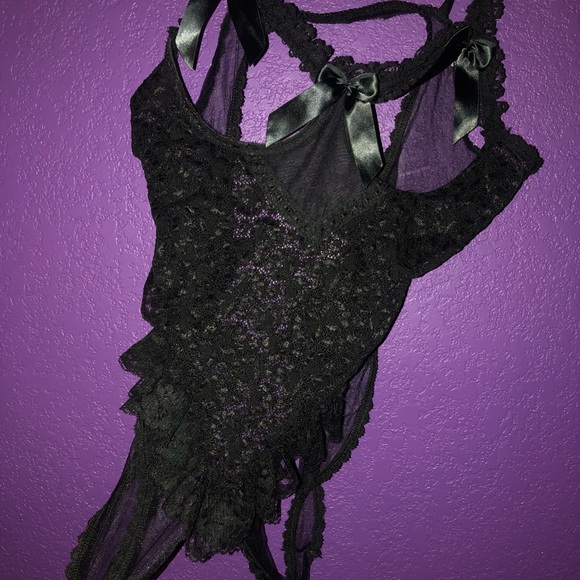 Black Lingerie - Picture 2 of 5